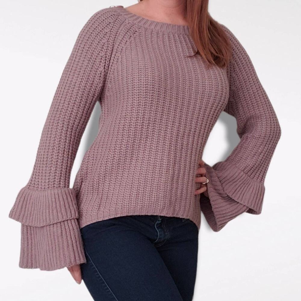 Lavender Flare Sleeve Cable Knit Super Soft Long Sleeve Sweater Size Small‎